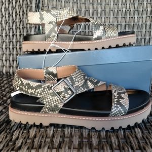 Universal Thread Annika Platform Sandals Snake Strap Design Black various sizes